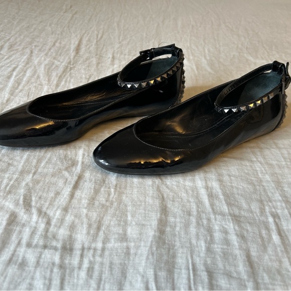 Black patent leather studded Burberry ballet flats with ankle strap EU 39 - Picture 4 of 9